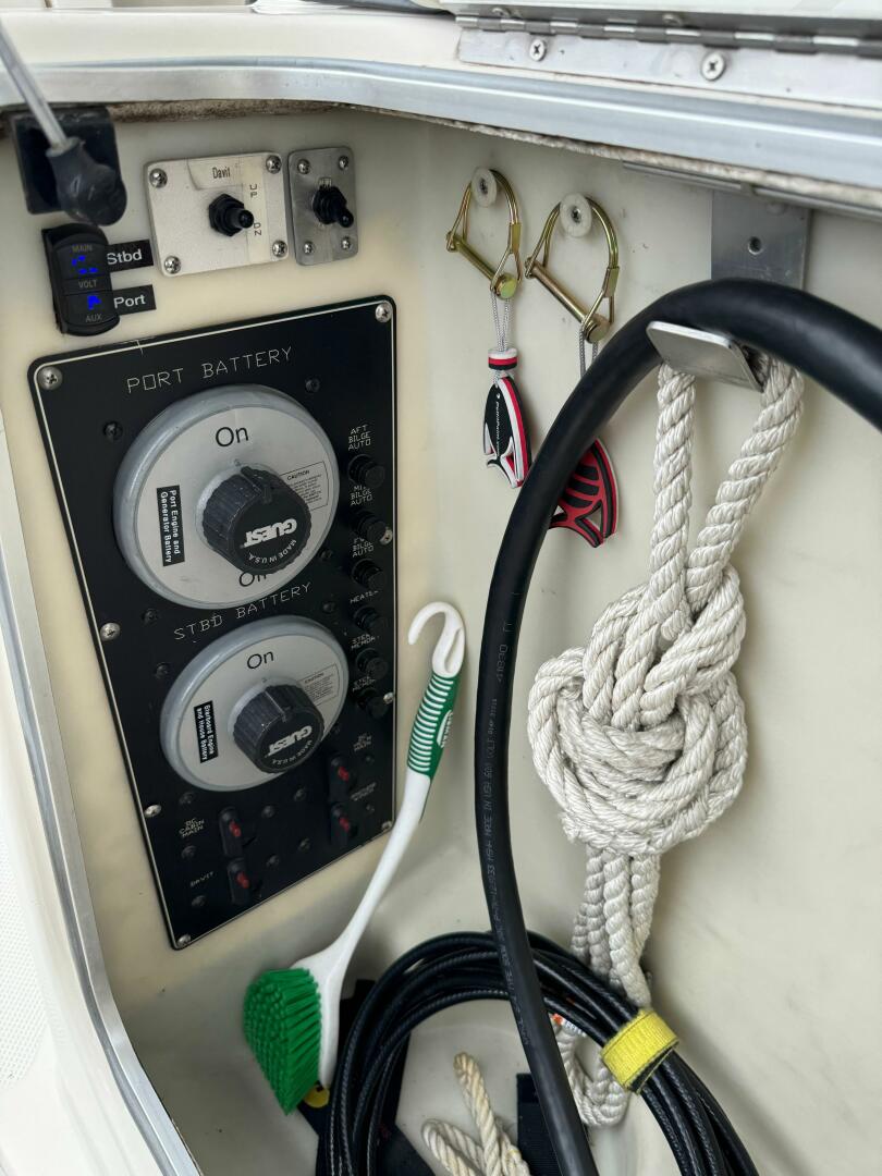 Slide: The Image of Maxum 4100 Sport Cruiser Bridge 1999 - 5556398