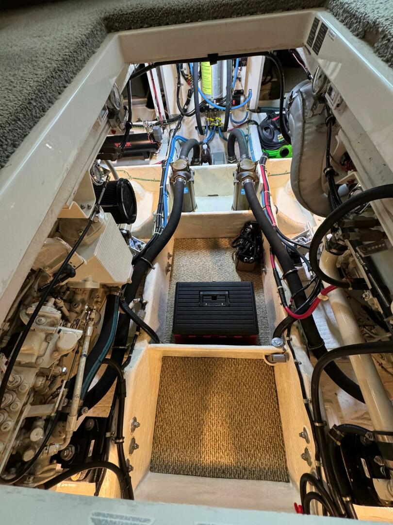 Slide: The Image of Maxum 4100 Sport Cruiser Bridge 1999 - 5556413