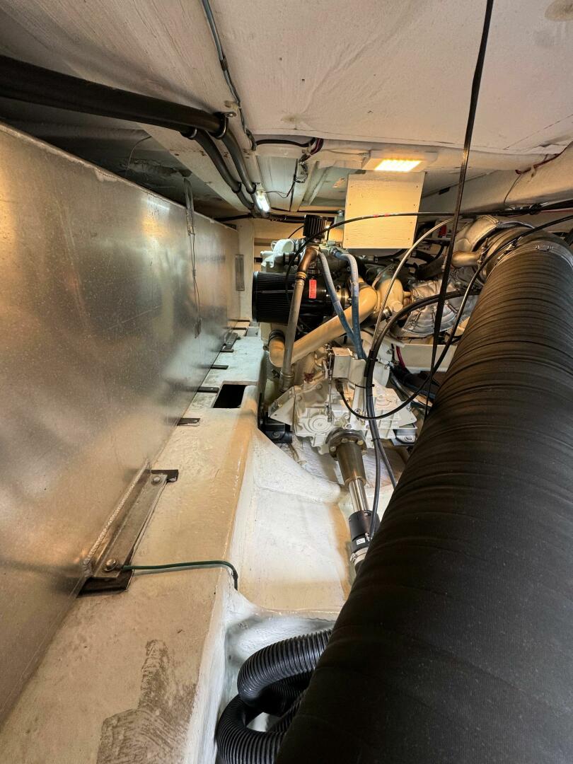 Slide: The Image of Maxum 4100 Sport Cruiser Bridge 1999 - 5556422