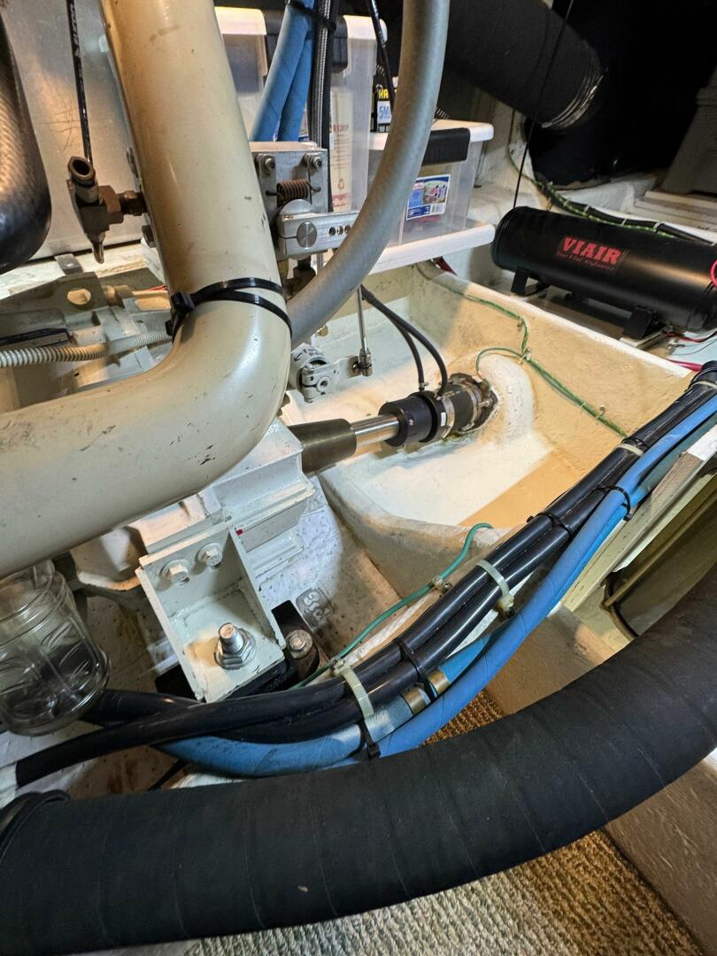 Slide: The Image of Maxum 4100 Sport Cruiser Bridge 1999 - 5556423