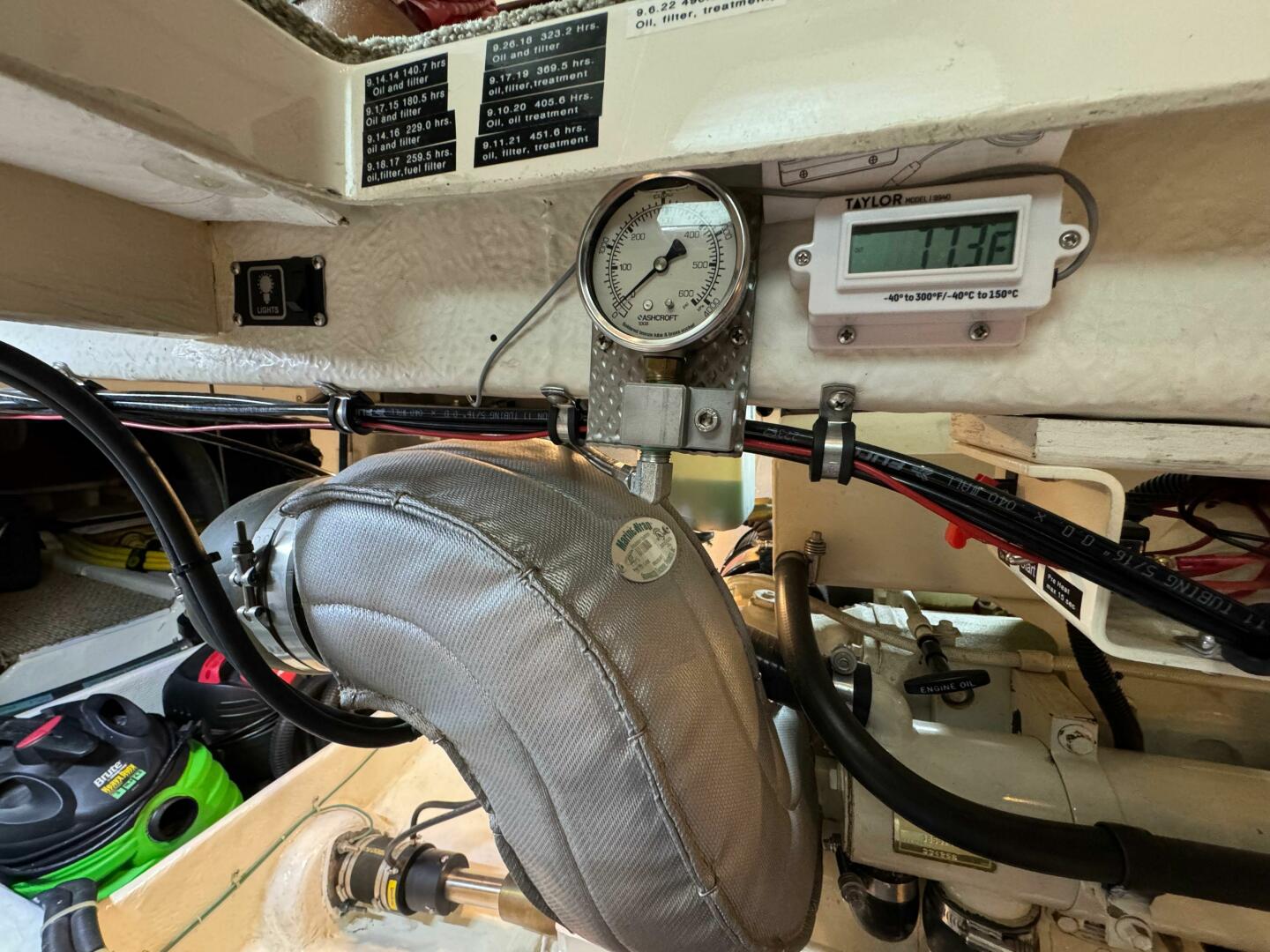 Slide: The Image of Maxum 4100 Sport Cruiser Bridge 1999 - 5556428