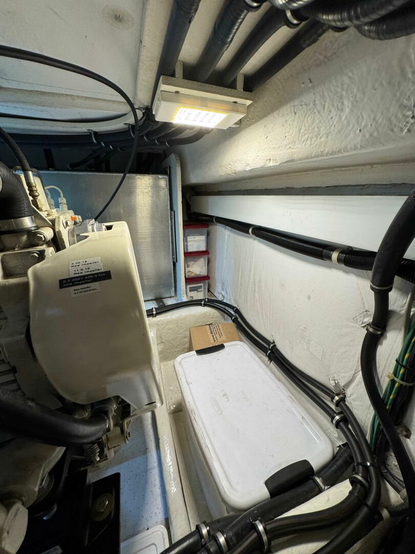 Slide: The Image of Maxum 4100 Sport Cruiser Bridge 1999 - 5556432