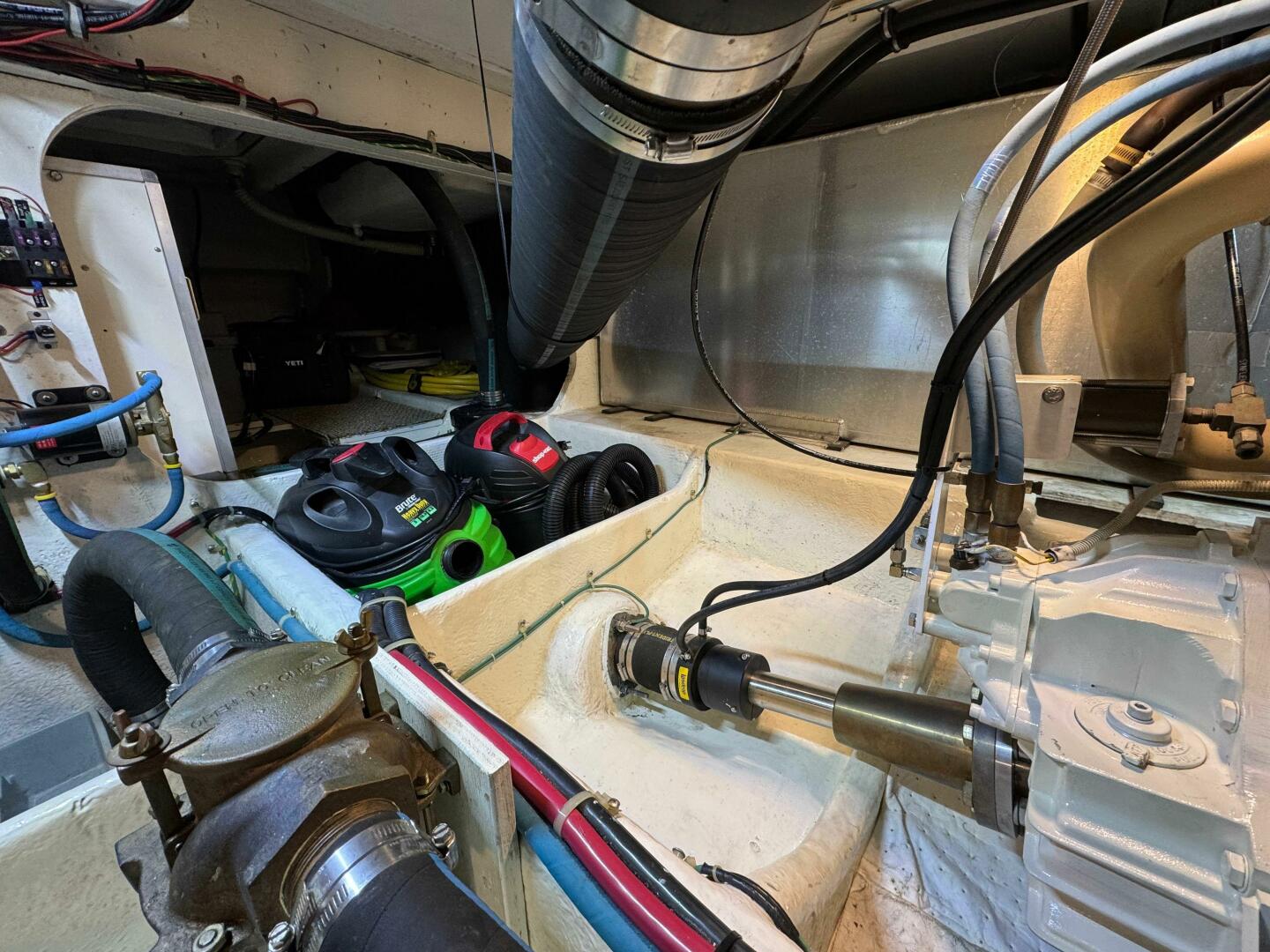 Slide: The Image of Maxum 4100 Sport Cruiser Bridge 1999 - 5556451