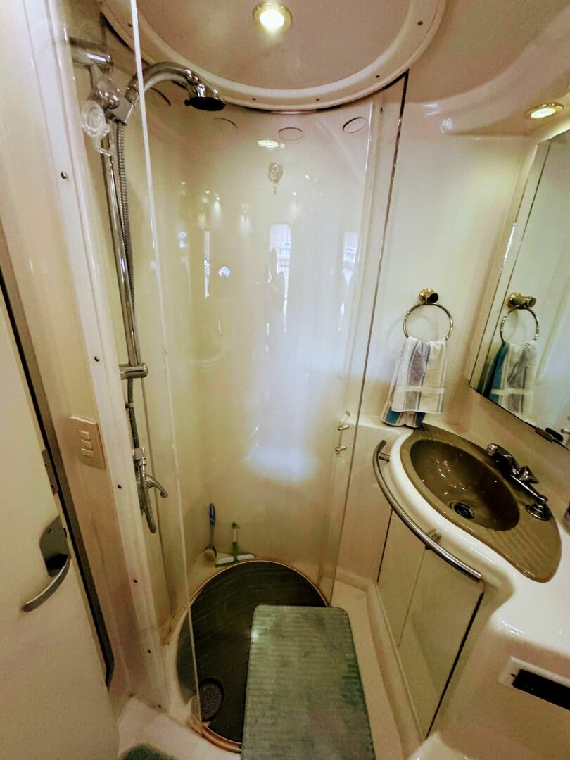 Slide: The Image of Maxum 4100 Sport Cruiser Bridge 1999 - 5556393