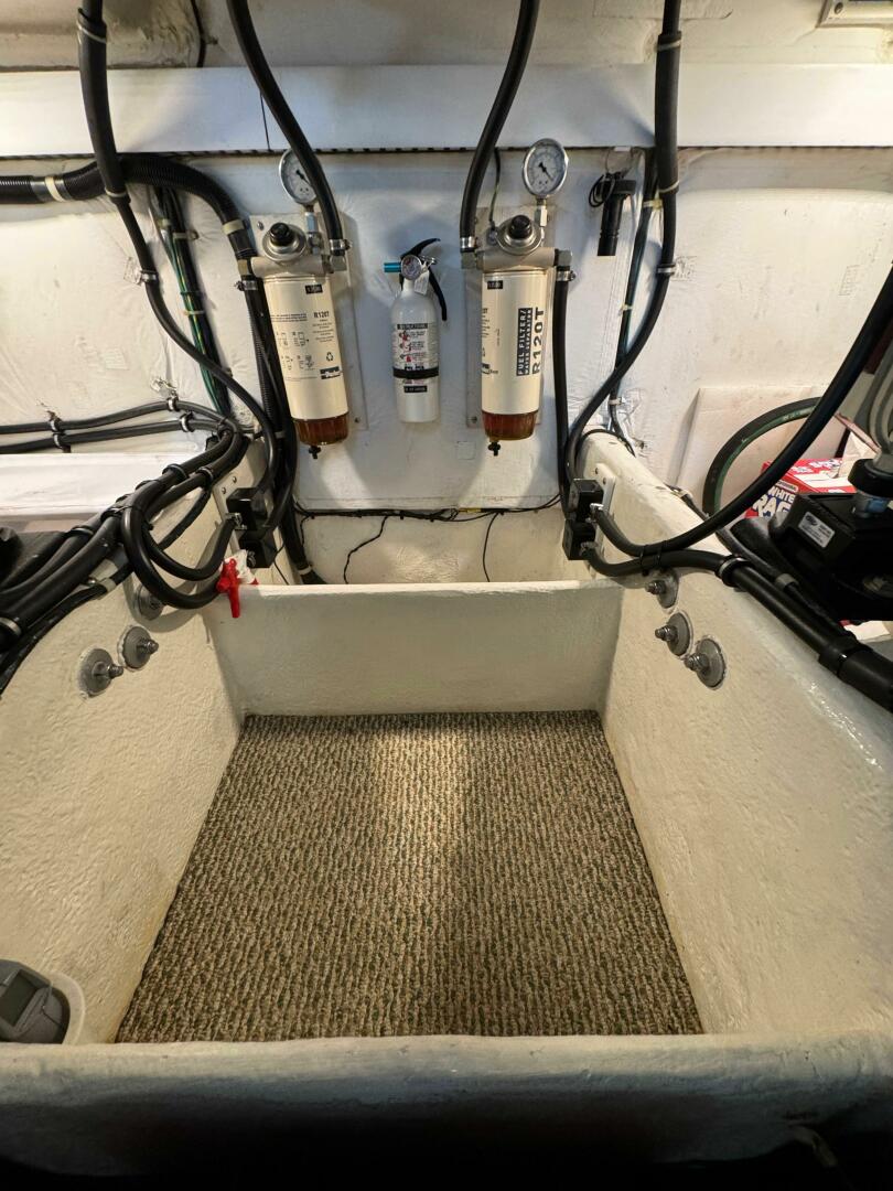 Slide: The Image of Maxum 4100 Sport Cruiser Bridge 1999 - 5556417