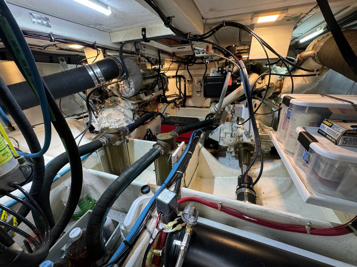 Slide: The Image of Maxum 4100 Sport Cruiser Bridge 1999 - 5556446