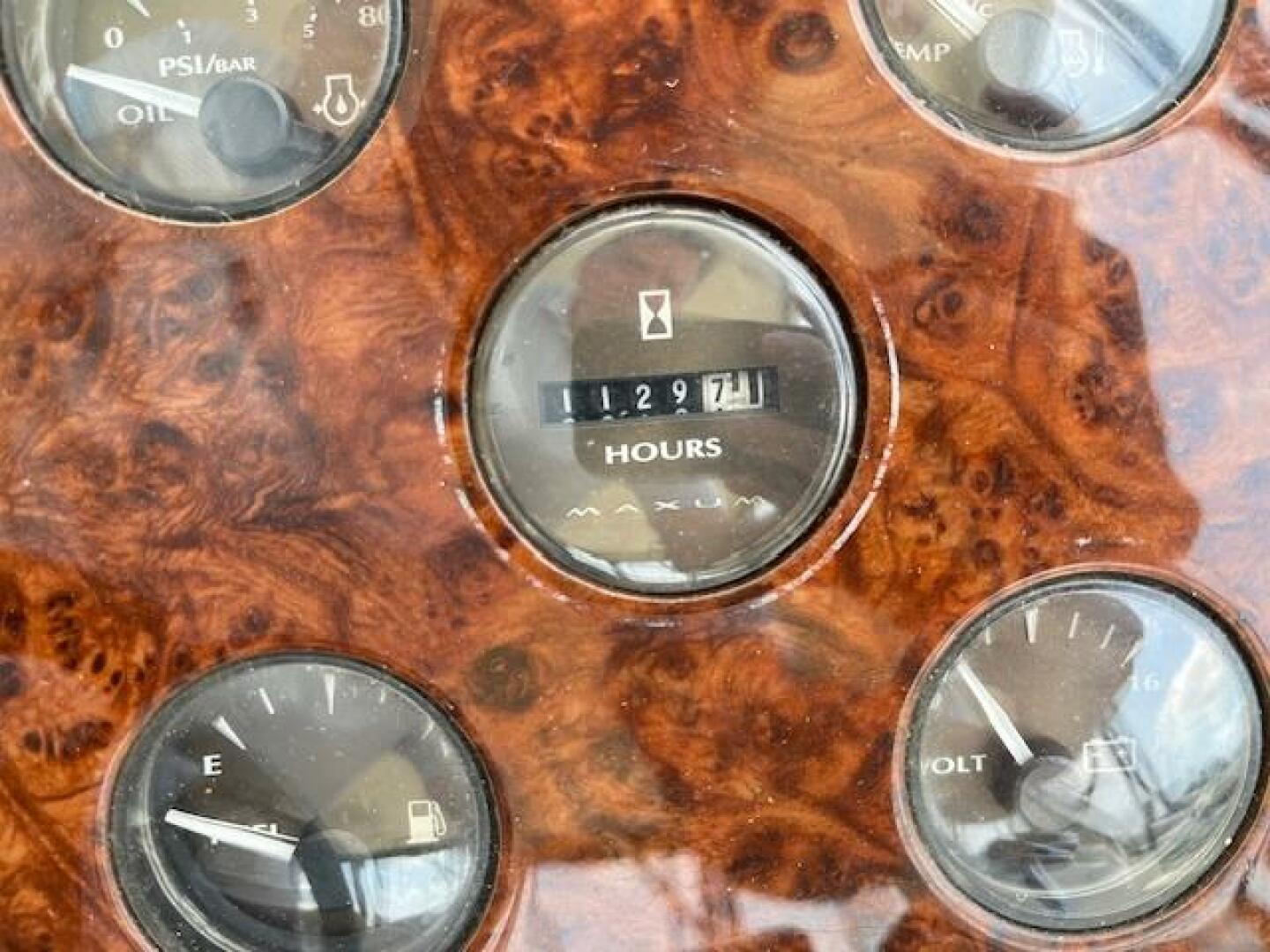 Slide: The Image of Starboad Engine Hours - 4613236