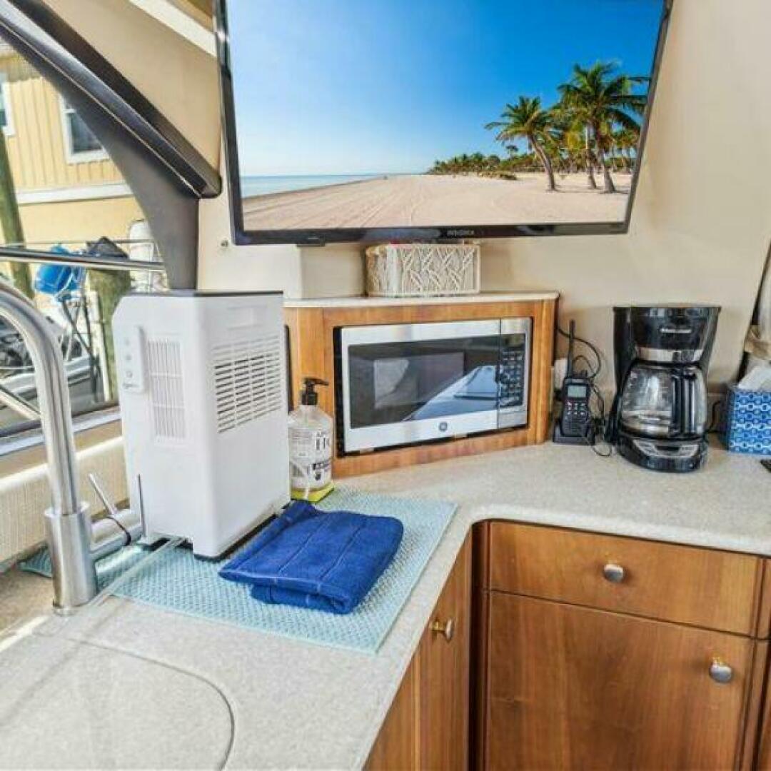 Slide: The Image of Meridian 341 Sedan 2004 - 5345041