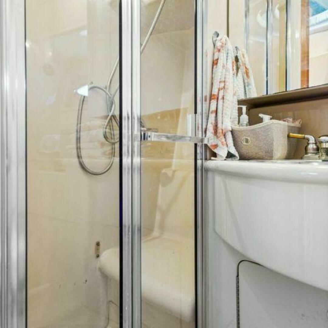 Slide: The Image of Meridian 341 Sedan 2004 - 5345042