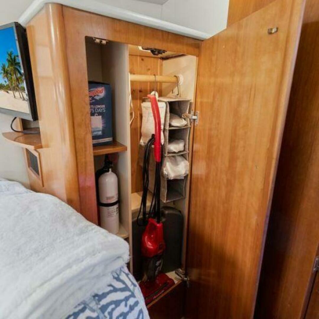 Slide: The Image of Meridian 341 Sedan 2004 - 5345049