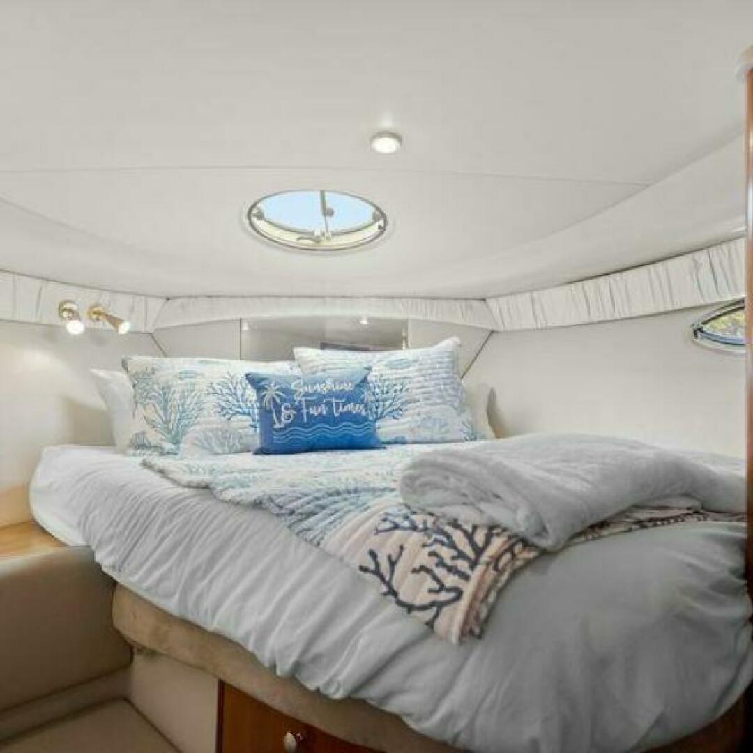 Slide: The Image of Meridian 341 Sedan 2004 - 5345050