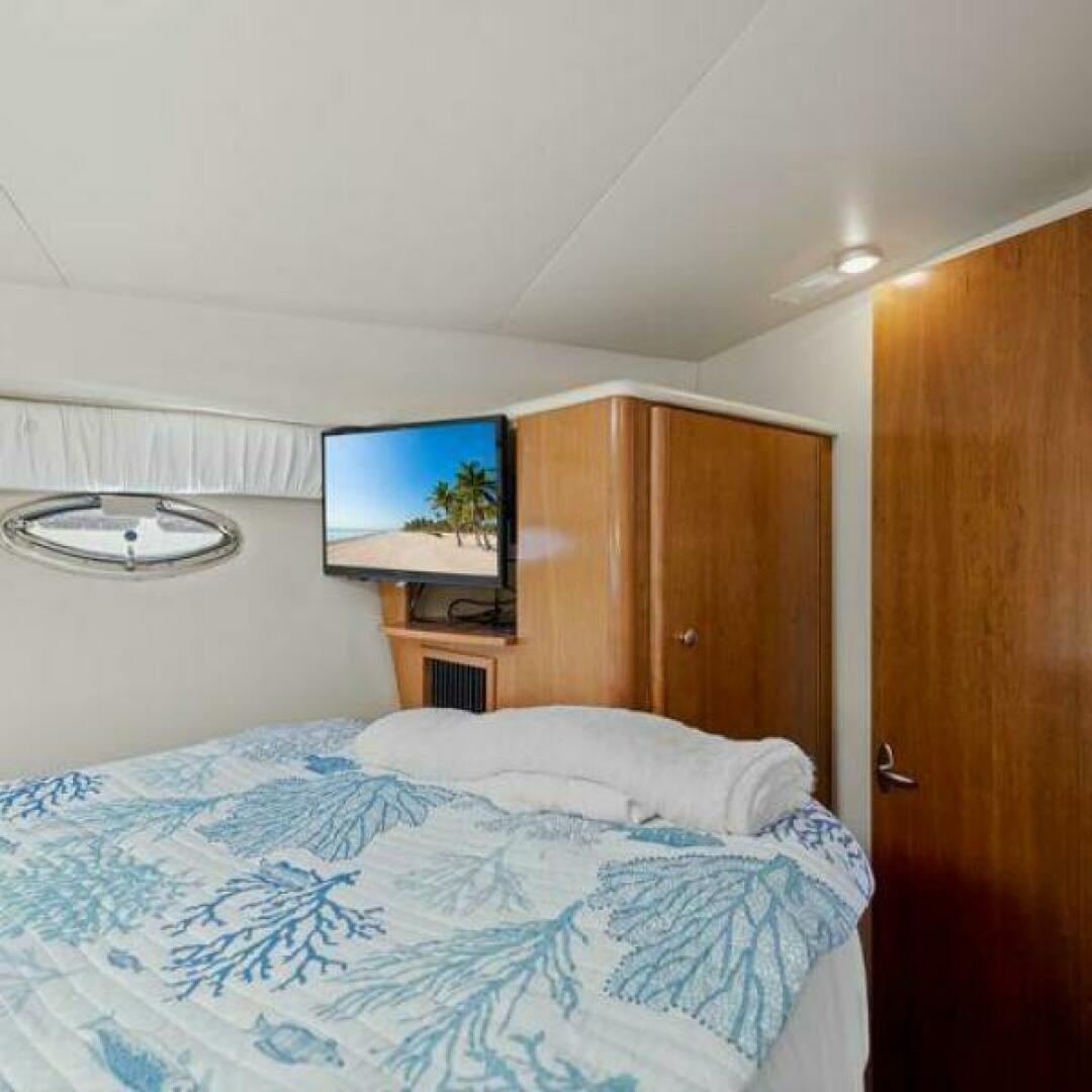 Slide: The Image of Meridian 341 Sedan 2004 - 5345053