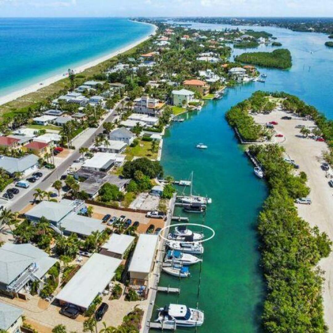 Slide: The Image of Meridian 341 Sedan 2004 - 5345062