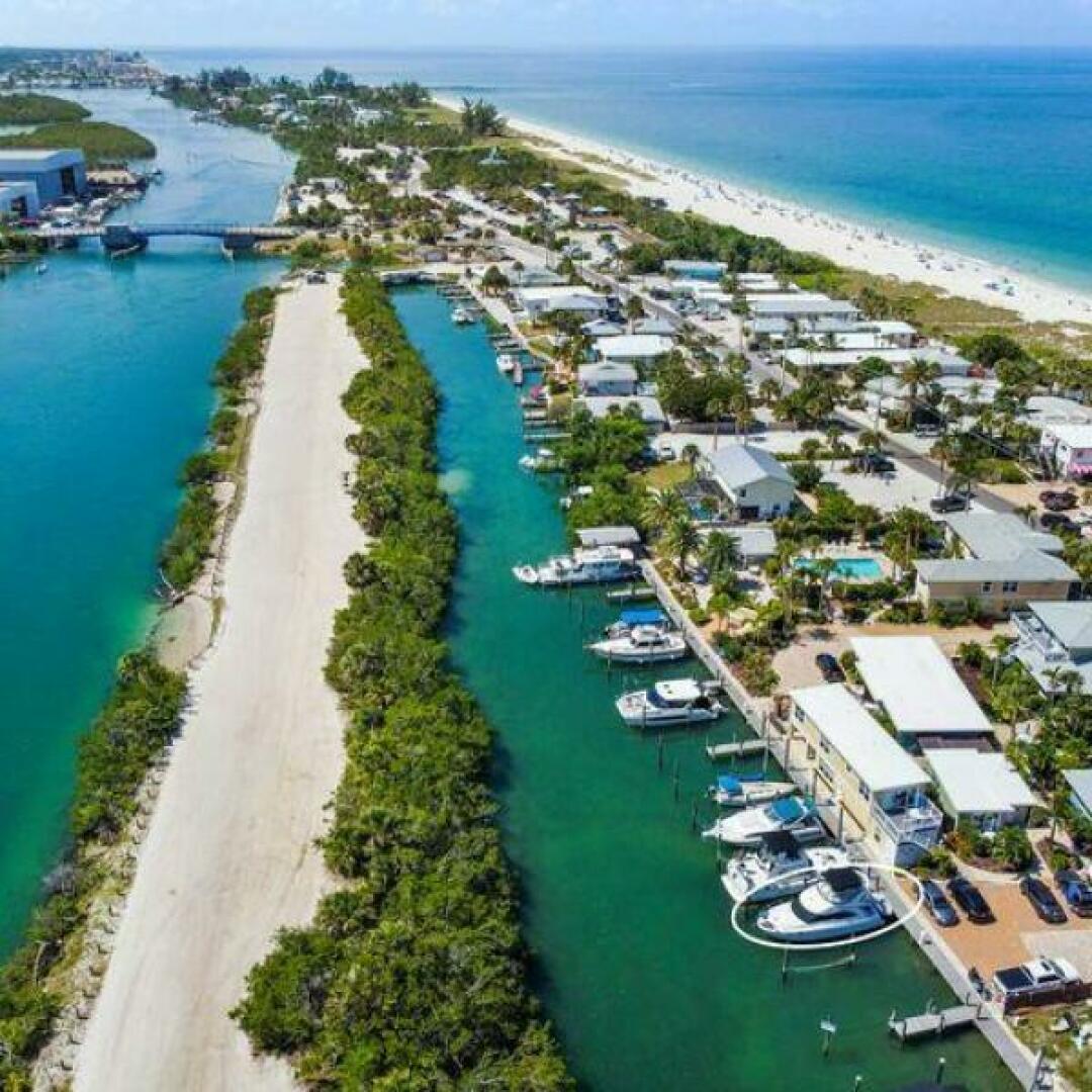 Slide: The Image of Meridian 341 Sedan 2004 - 5345066