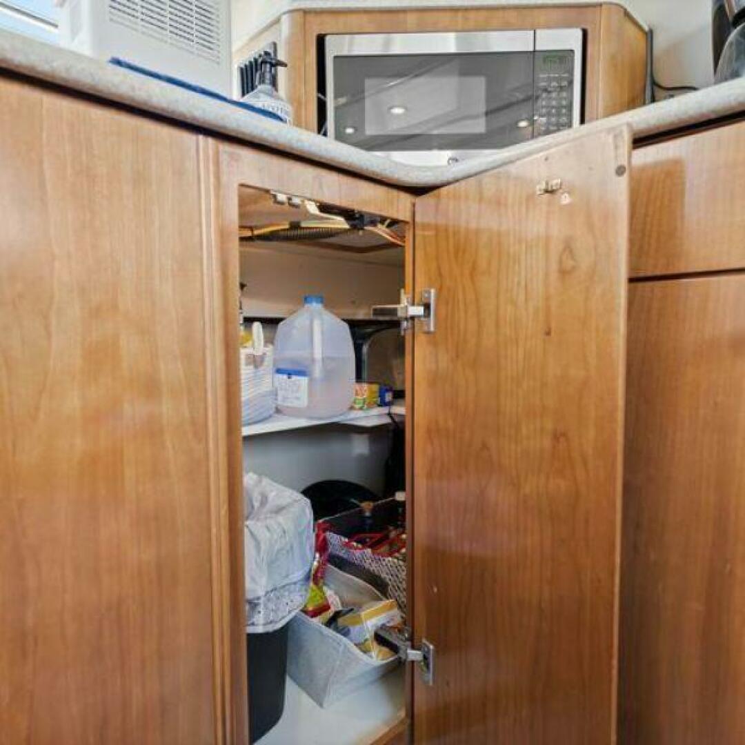 Slide: The Image of Meridian 341 Sedan 2004 - 5345093