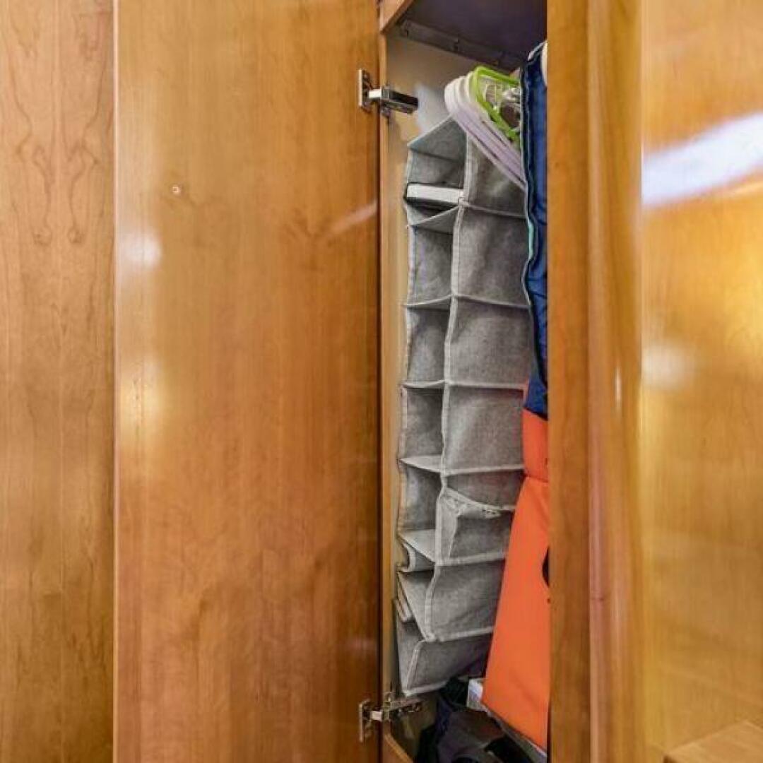 Slide: The Image of Meridian 341 Sedan 2004 - 5345098