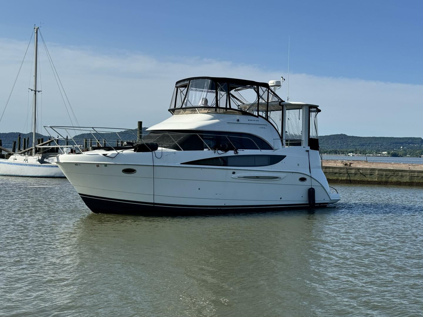 Slide: The Image of Meridian 368 Motor Yacht 2006 - 4548708