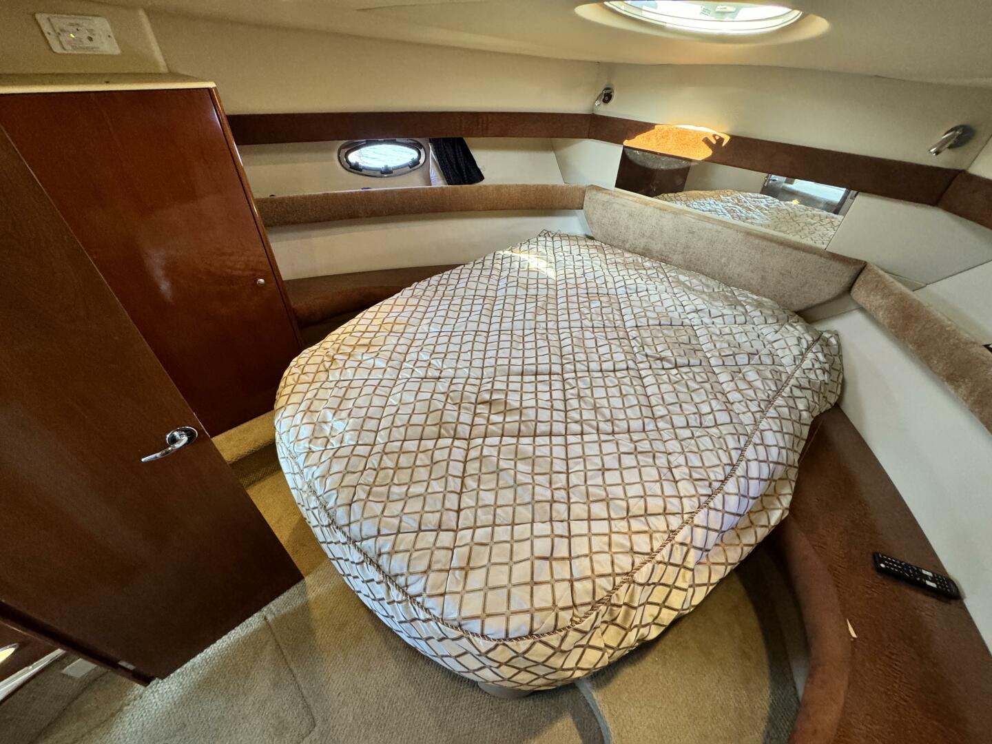 Slide: The Image of Meridian 368 Motor Yacht 2006 - 4548735