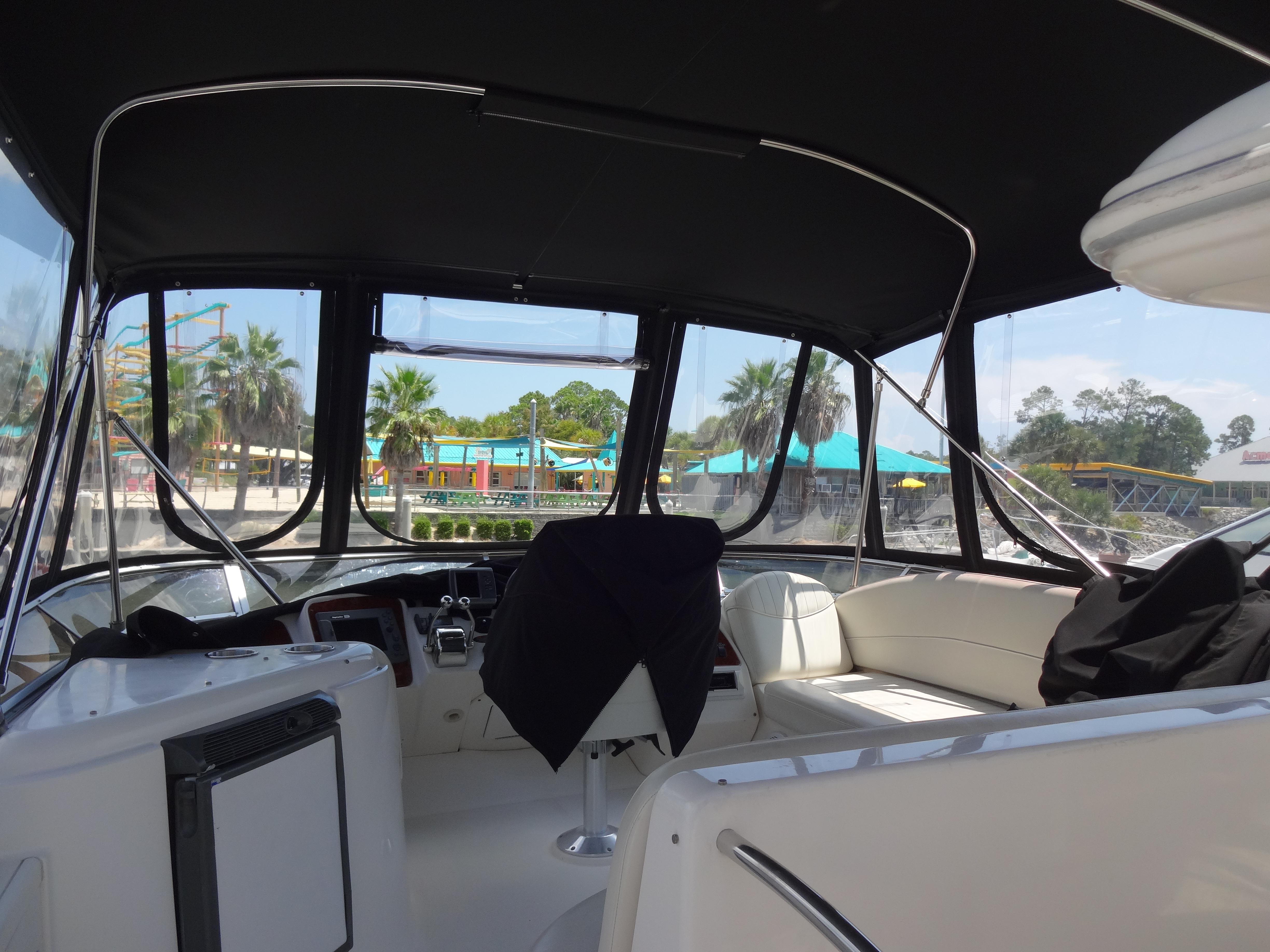 Slide: The Image of Interior of 2004 Meridian 408 Motoryacht with marina view. - 23