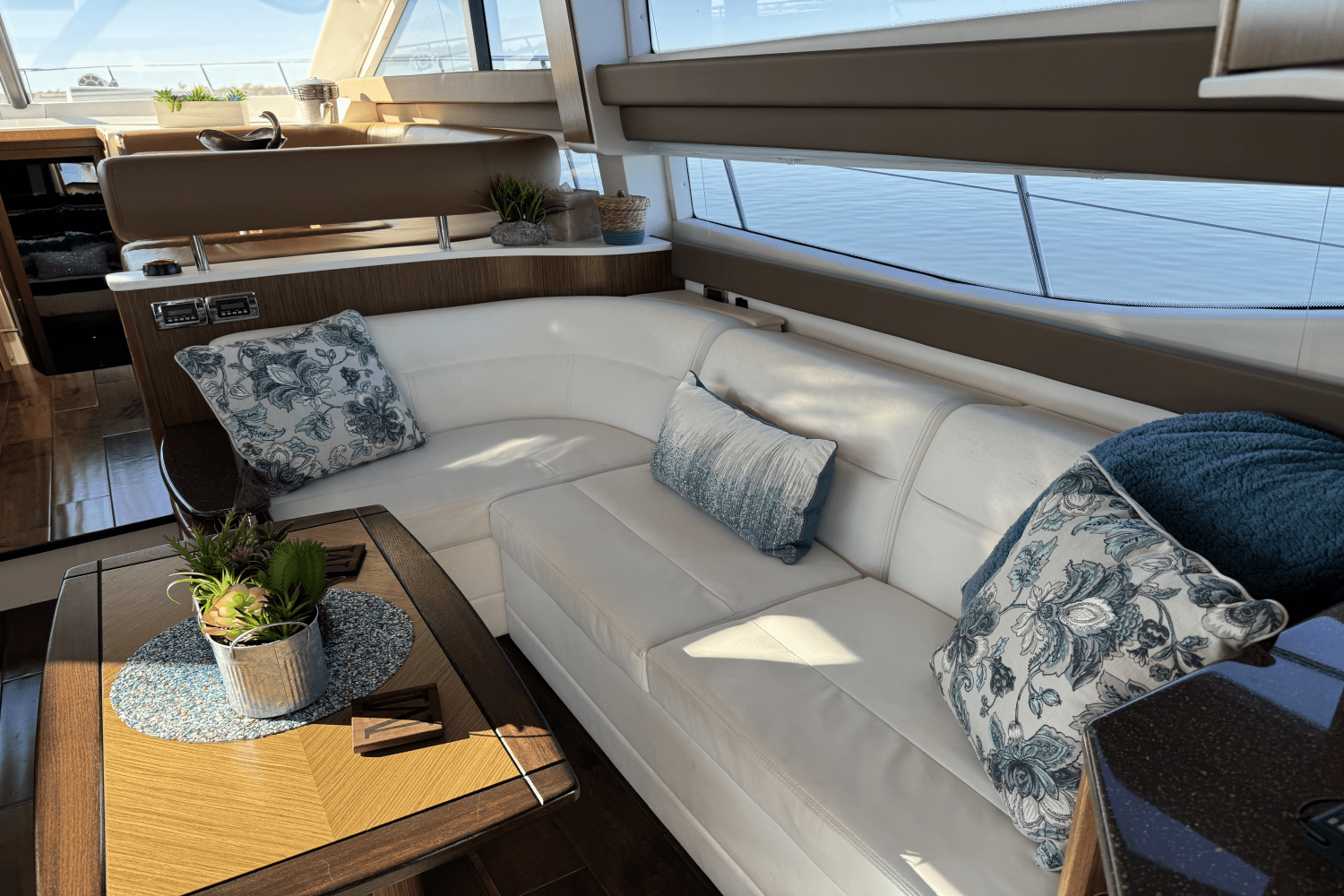 Slide: The Image of Meridian 441 2016 - 37