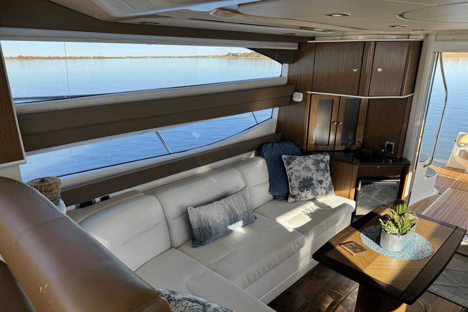 Slide: The Image of Meridian 441 2016 - 38