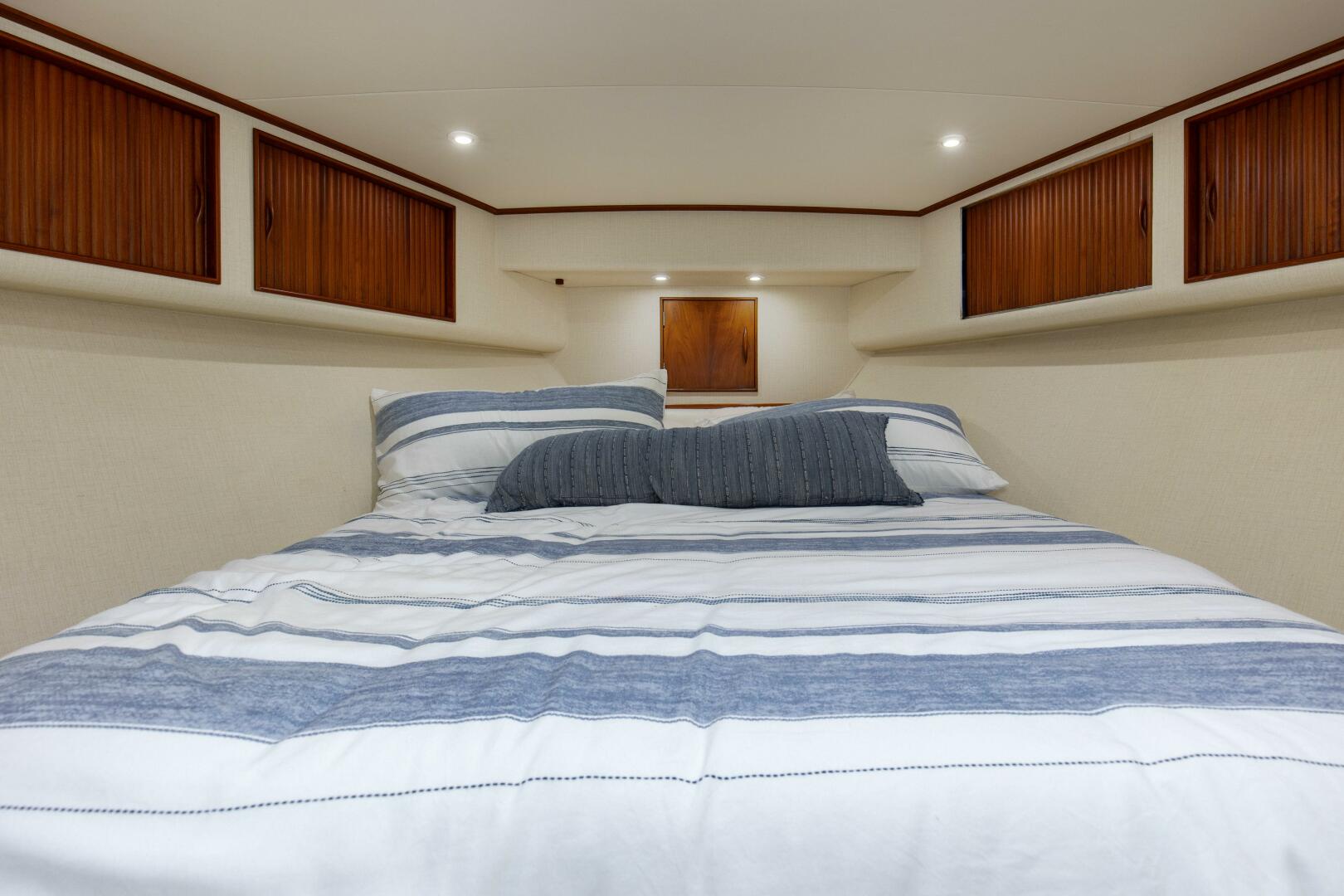 Slide: The Image of 1988 Merritt 62- LAY DAYS- VIP Stateroom - 4272794