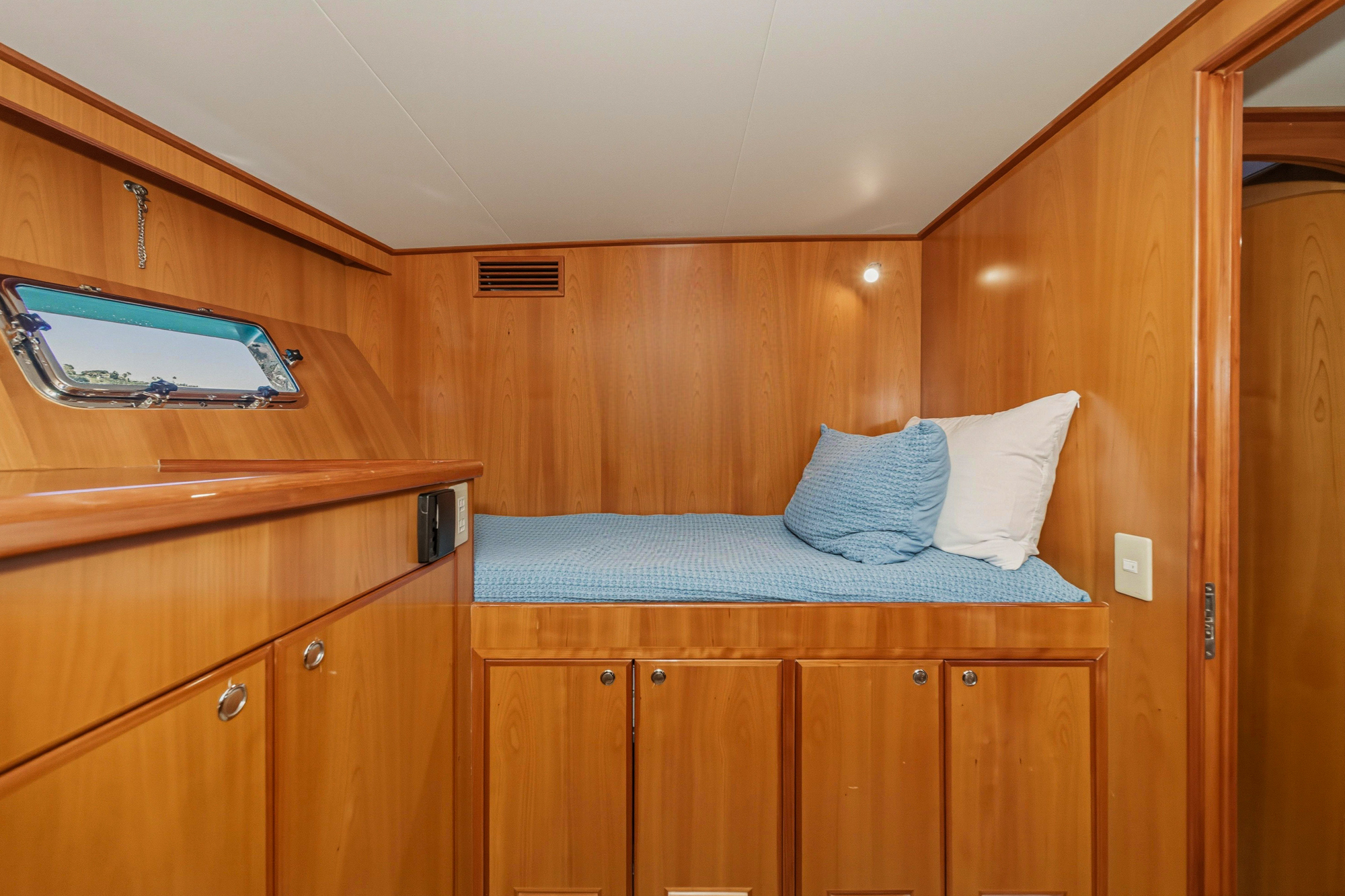 Slide: The Image of Mikelson 59 NOMAD 2010 - 60
