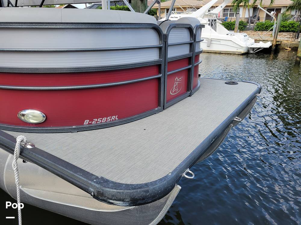 Slide: The Image of Misty Harbor Tritoon 2585 2017 - 14896326