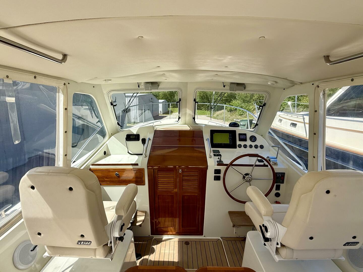 Slide: The Image of MJM 34z Downeast 2005 - 5343383