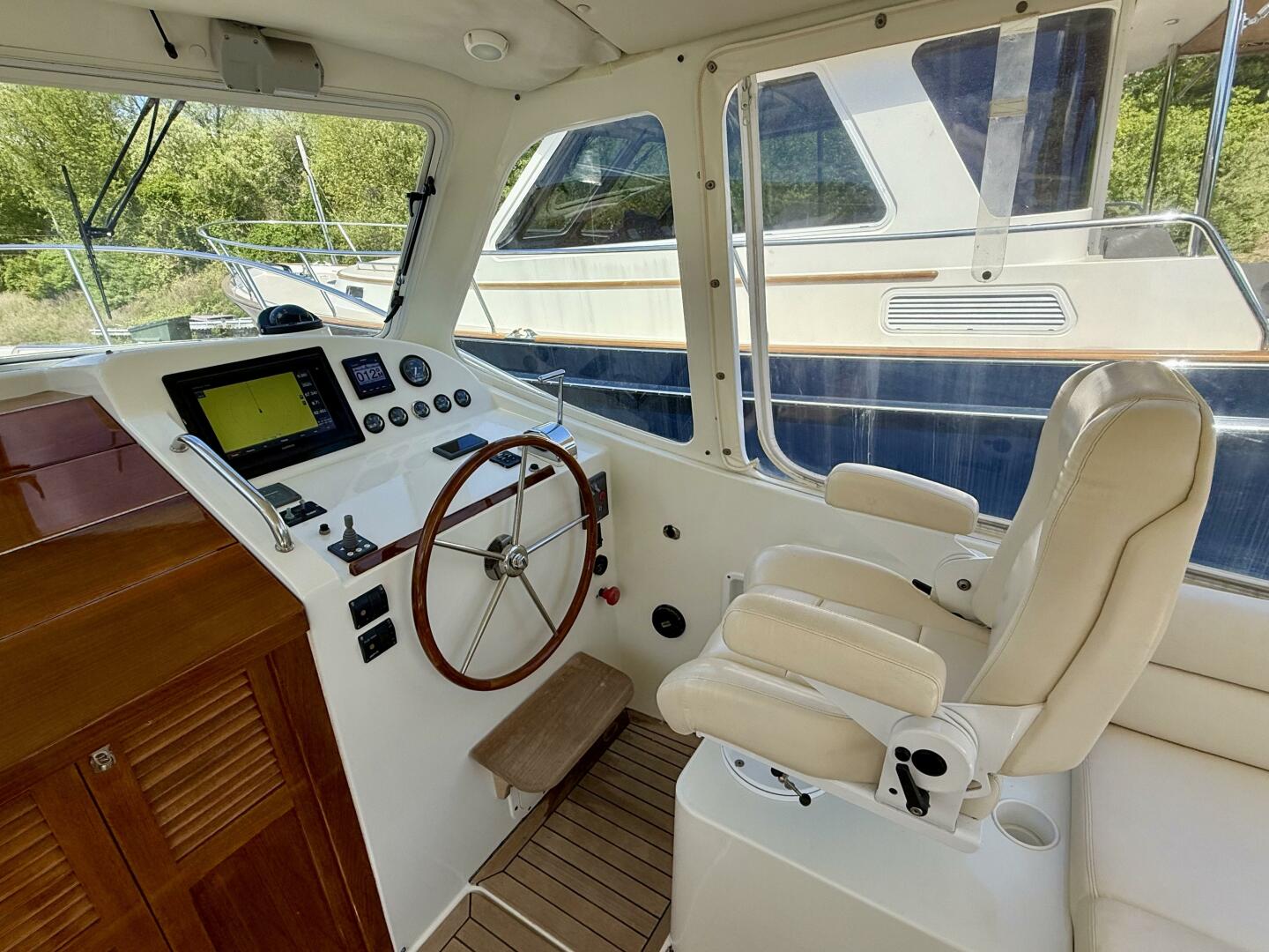 Slide: The Image of MJM 34z Downeast 2005 - 5343390