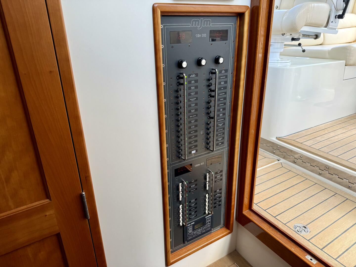 Slide: The Image of MJM 34z Downeast 2005 - 5343397