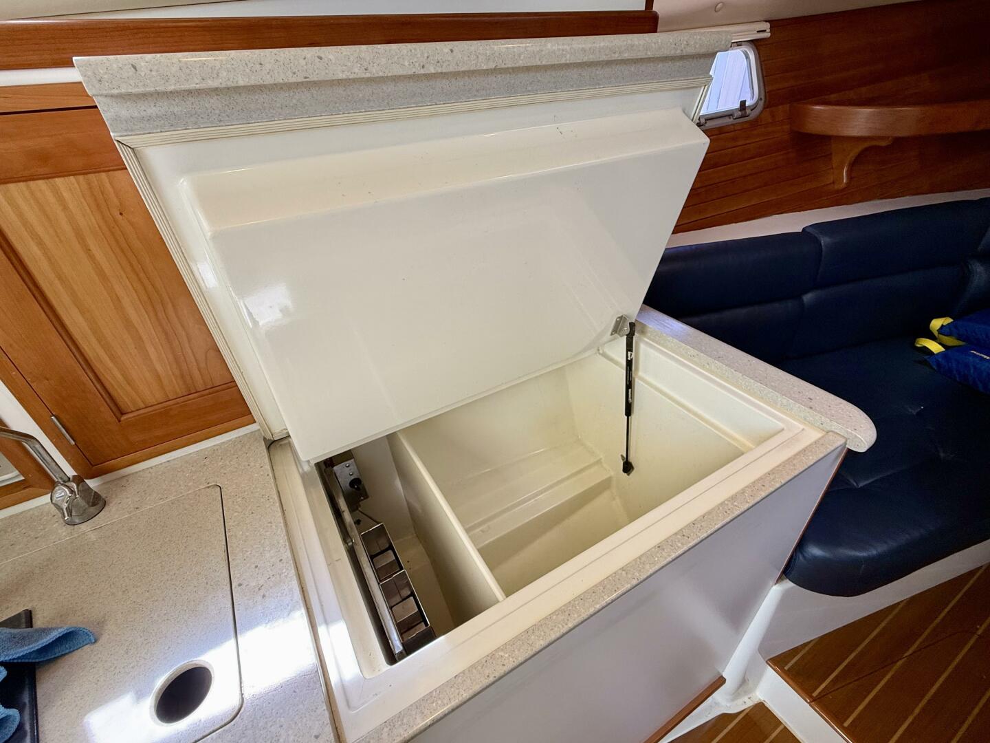 Slide: The Image of MJM 34z Downeast 2005 - 5343399