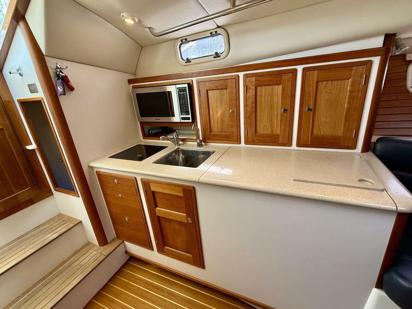 Slide: The Image of MJM 34z Downeast 2005 - 5343401