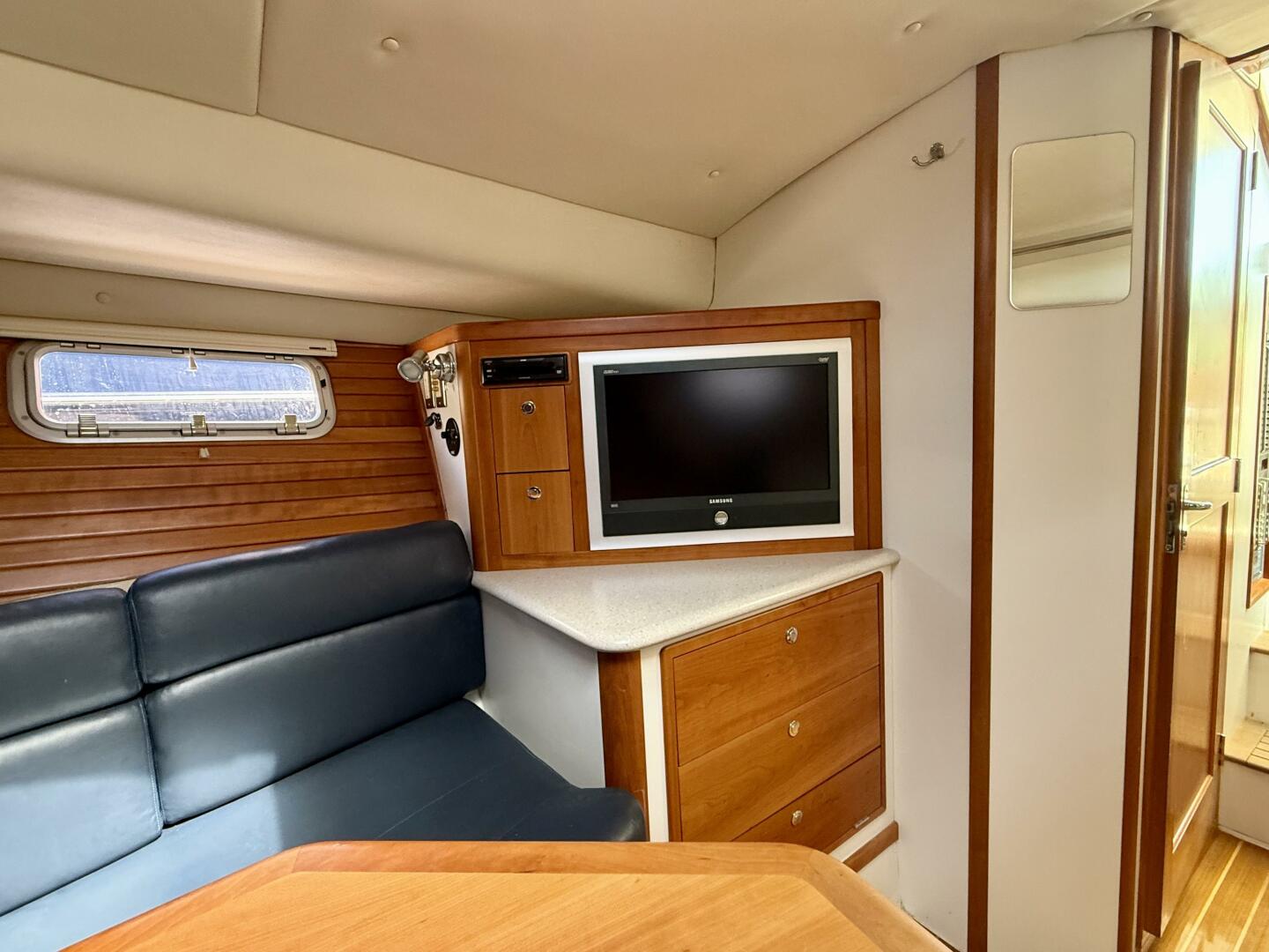 Slide: The Image of MJM 34z Downeast 2005 - 5343405