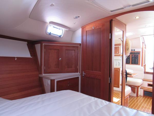 Slide: The Image of Storage to Starboard - 25