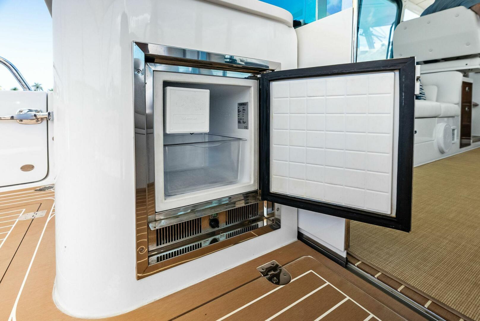 Slide: The Image of 2022 MJM 53Z Galati Yacht Sales Trade - 5230037