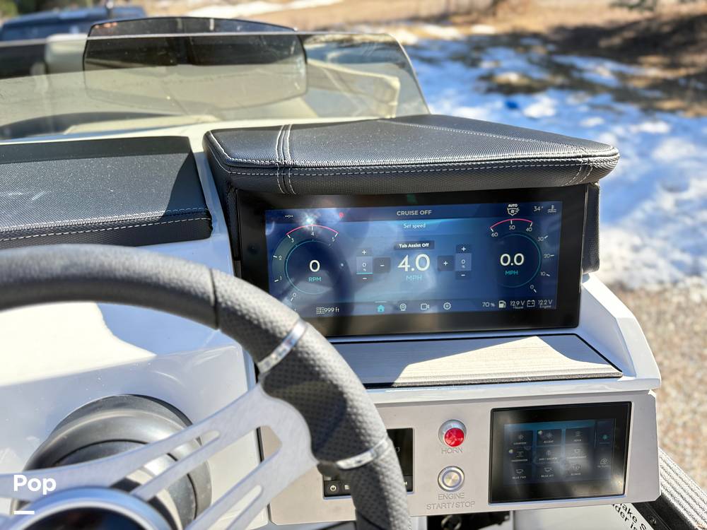 Slide: The Image of Digital Screen Controls - 15202947