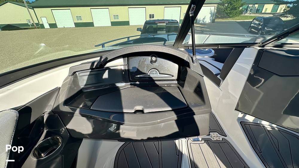Slide: The Image of Monterey 215 SS 2021 - 14673656