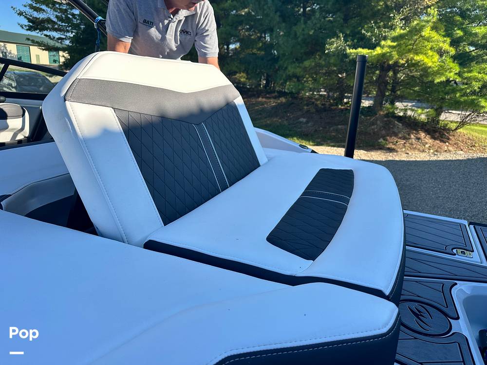 Slide: The Image of Foldable Seat And Sun Pad - 14673700