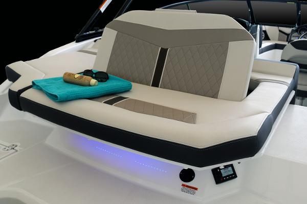 Slide: The Image of Monterey 215 Super Sport 2023 - 11