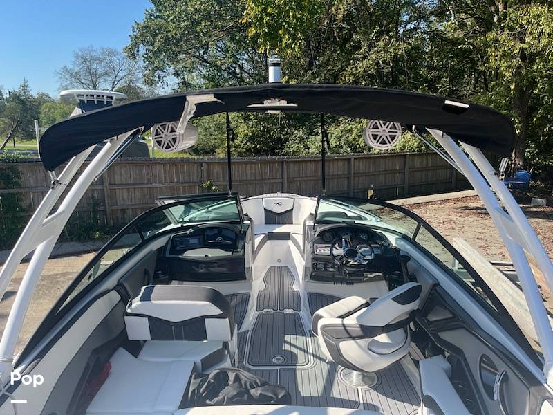 Slide: The Image of Monterey 218 SS 2020 - 15398908