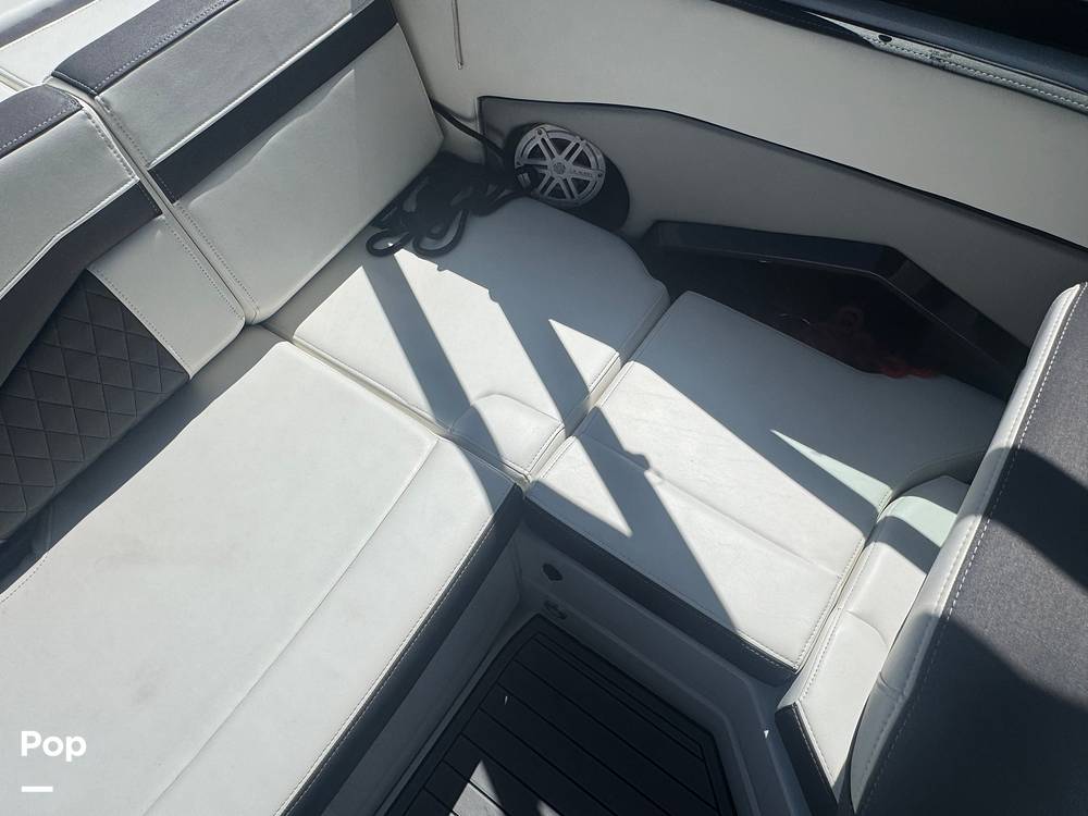 Slide: The Image of Monterey 218 SS 2020 - 15467816