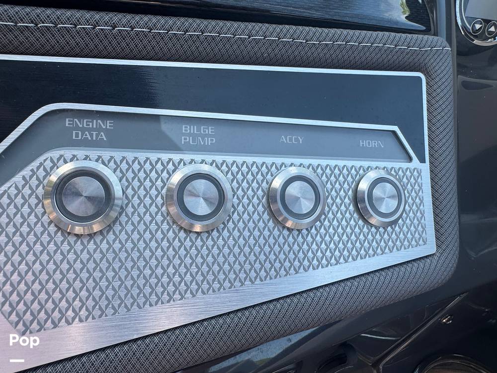 Slide: The Image of Monterey 218 SS 2020 - 15482129