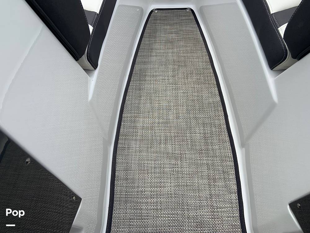 Slide: The Image of Monterey 218SS 2020 - 12664893