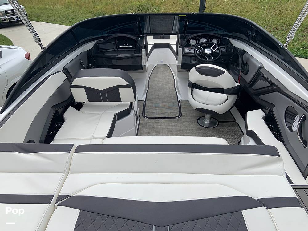 Slide: The Image of Monterey 218SS 2020 - 12663754