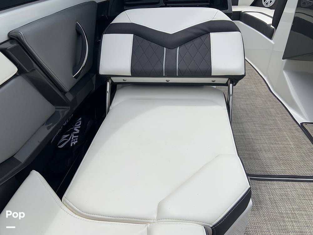 Slide: The Image of Monterey 218SS 2020 - 12664880