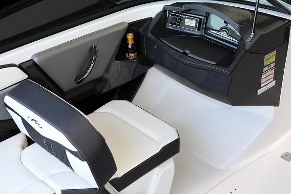 Slide: The Image of Monterey 218 Super Sport 2022 - 7