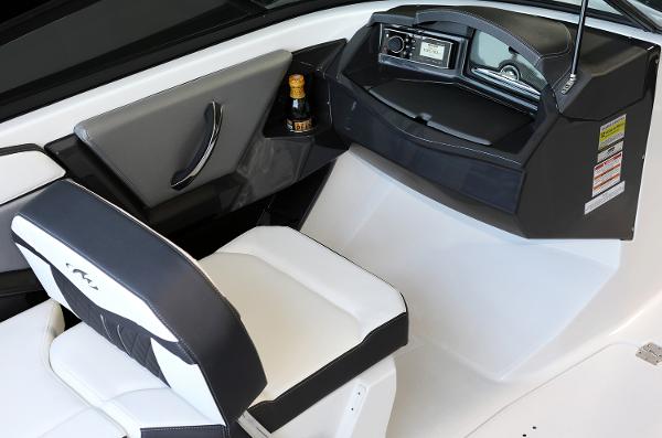 Slide: The Image of Monterey 218 Super Sport 2023 - 3