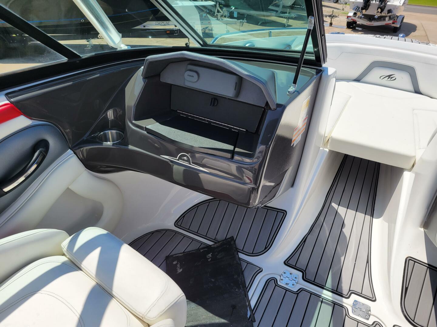 Slide: The Image of Monterey 224FSX 2015 - 5114279