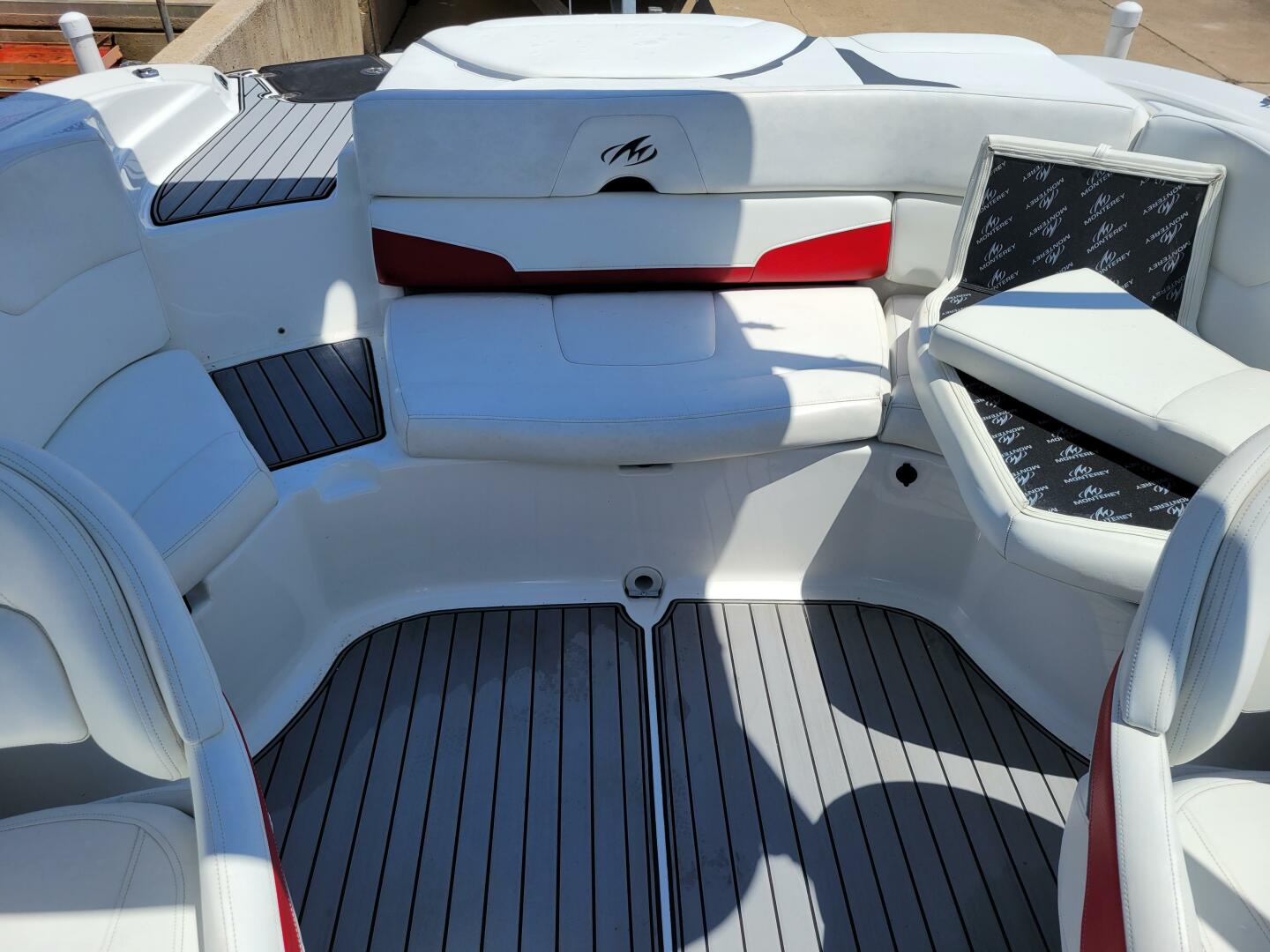 Slide: The Image of Monterey 224FSX 2015 - 5114282